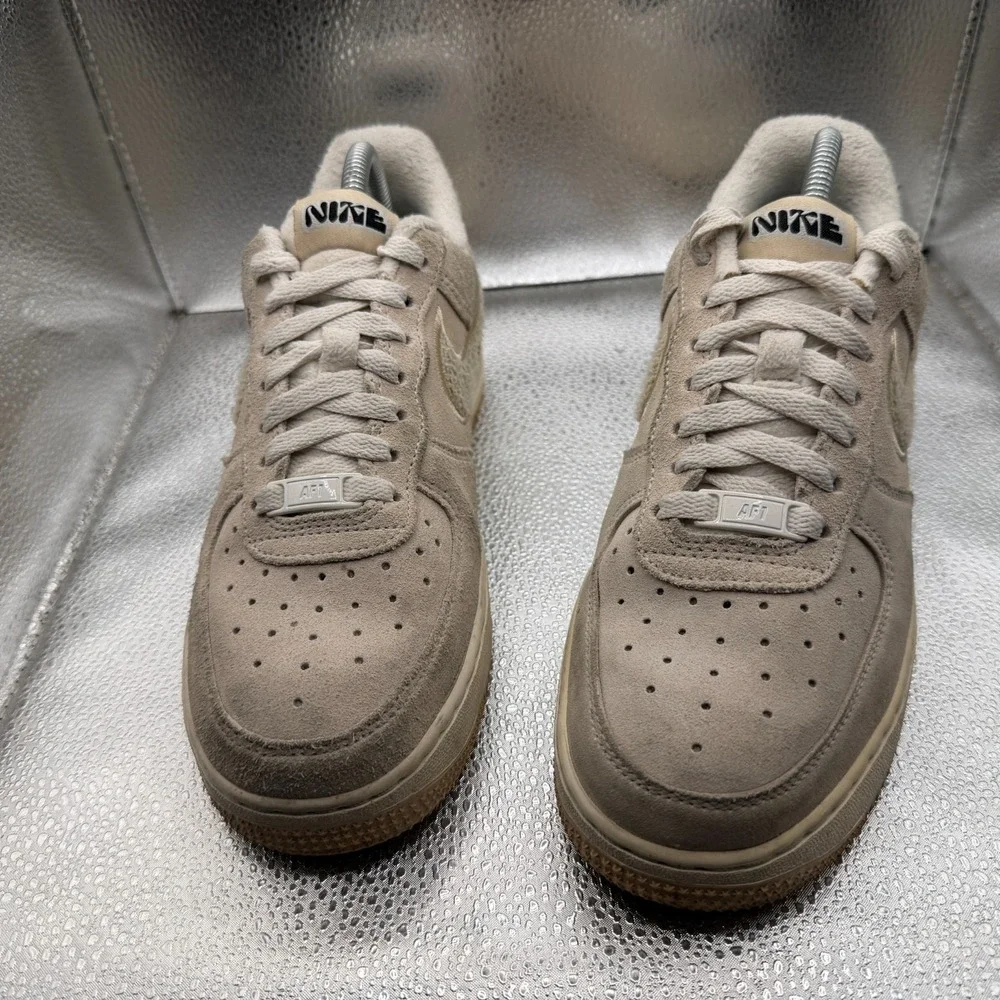 Size 8 Nike Air Force 1 '07 SE Sand Drift Fleece‎ Womens Sneakers DQ7583-001